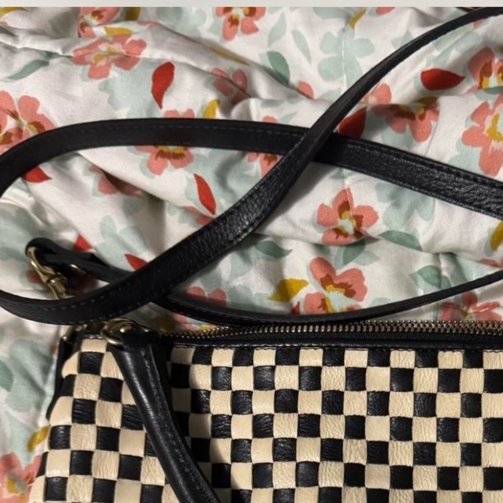 Clare V petit Moyen black and cream woven crossbody bag only used a few times - Picture 3 of 7